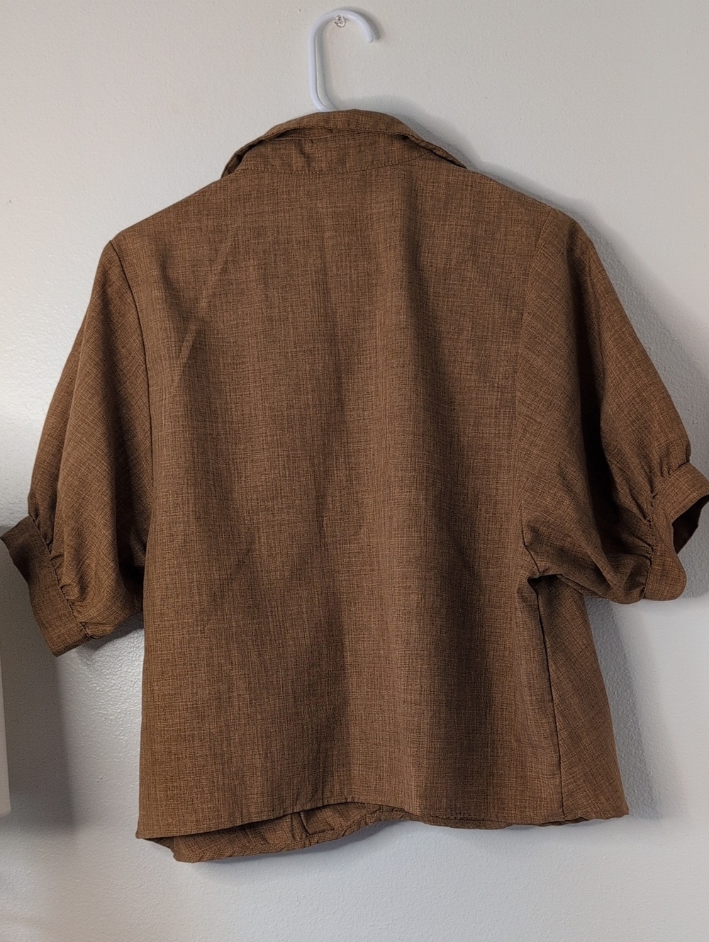 Women's Brown Button-Front Short Sleeve Shirt - Picture 4 of 6